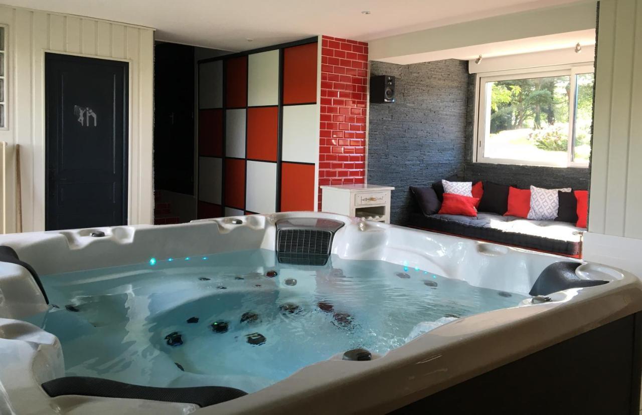 Gite Piscine Jacuzzi Privatises Clos Valentin Freulleville エクステリア 写真